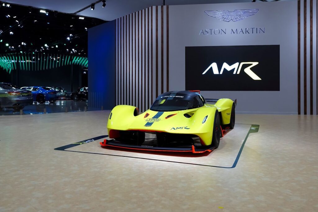 Aston Martin, TOP 10 aut, auta, kryptoměny, criptomillonarios, coches