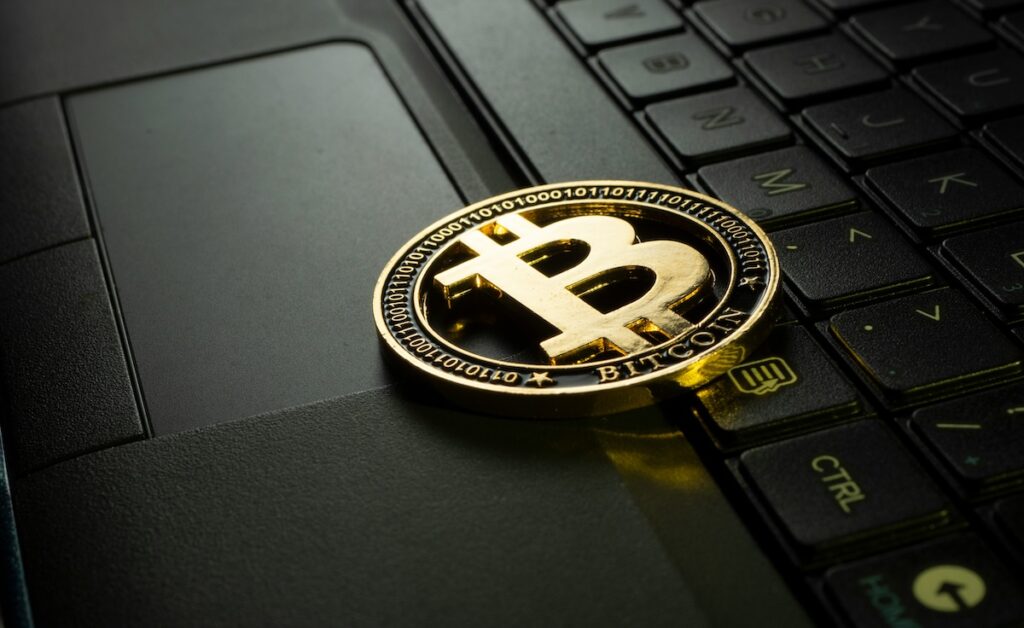 Binance, kryptony, bitcoin
